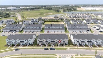 Building Photo - 1632 Crowncrest Dr