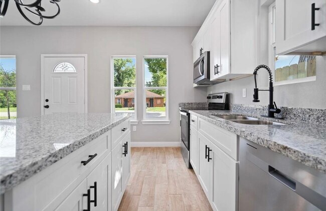 Foto del edificio - 4506 Phlox St