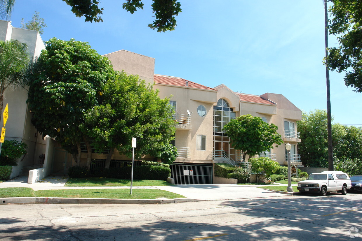Foto principal - 14625 Dickens St