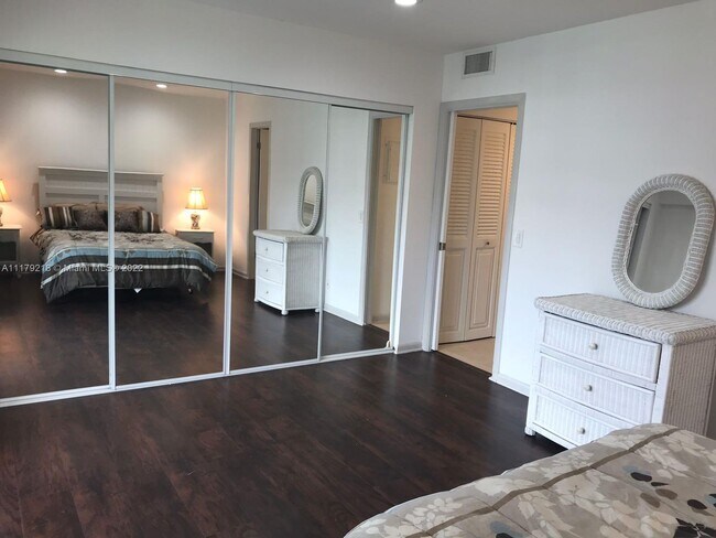 Foto del edificio - 209 Fanshaw E