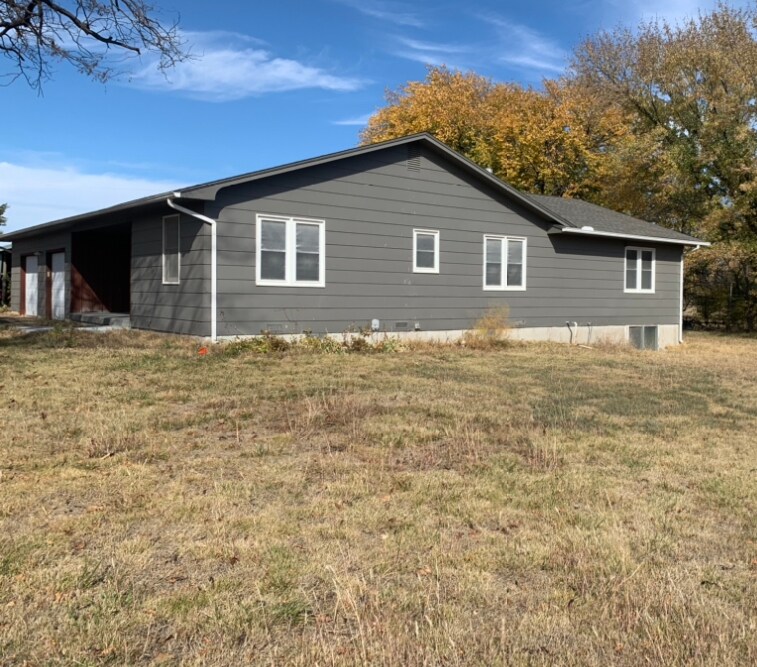 Primary Photo - 3900 N 143rd St E