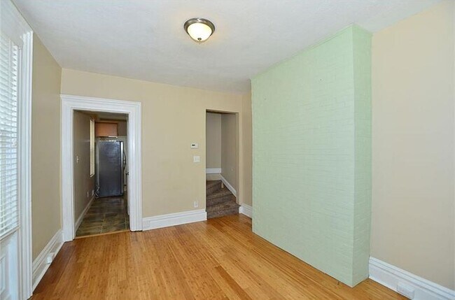 Building Photo - 241 37th St