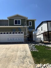 Building Photo - 4521 E Bobolink Ln
