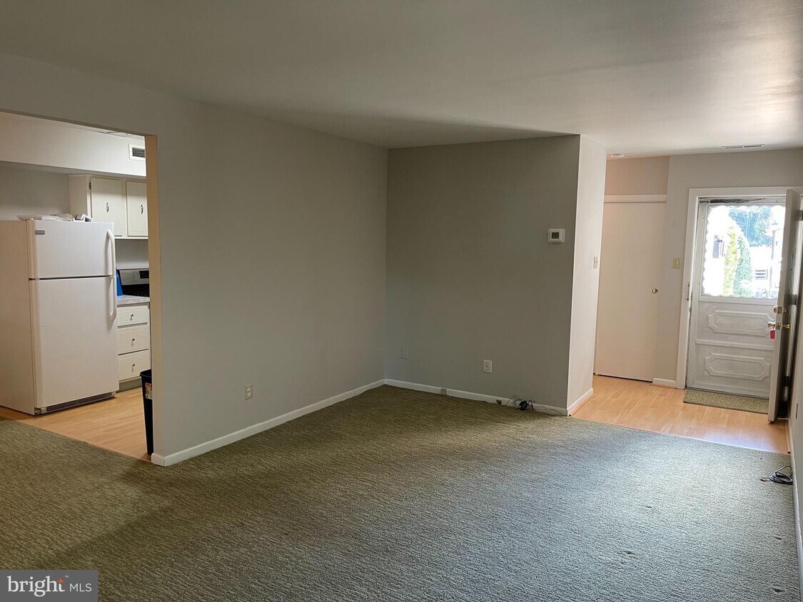 411 N Stiles Ave Unit B3, Maple Shade, NJ 08052 Condo for Rent in