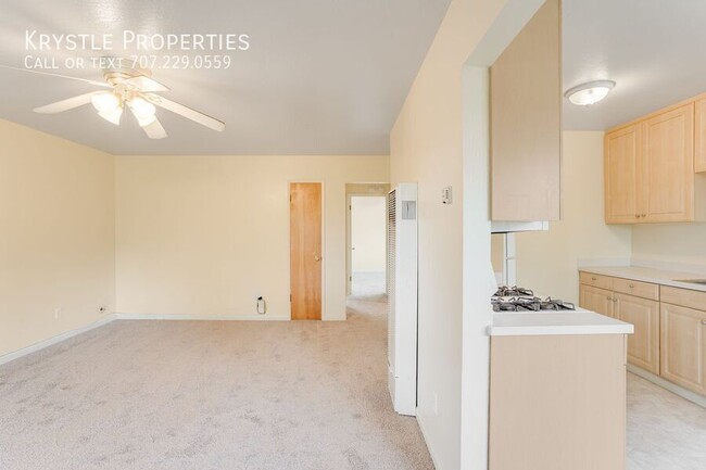 Building Photo - NOW Available In Benicia! 2 BD, 1 BA Condo...