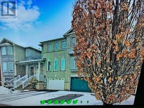 Building Photo - 98 Foxfield Crescent