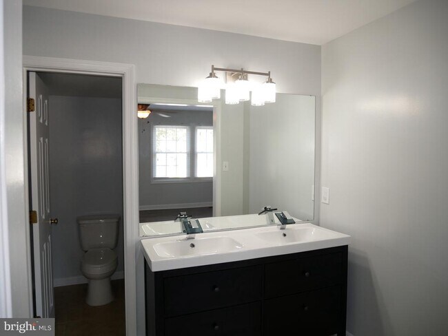 Foto del edificio - 12129 Salemtown Dr