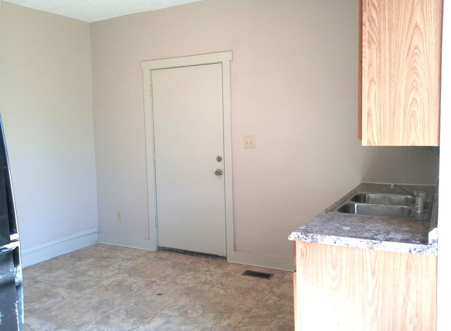 Kitchen - 2400 Findley Ave