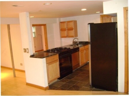 Primary Photo - 6900 N Wayne Ave