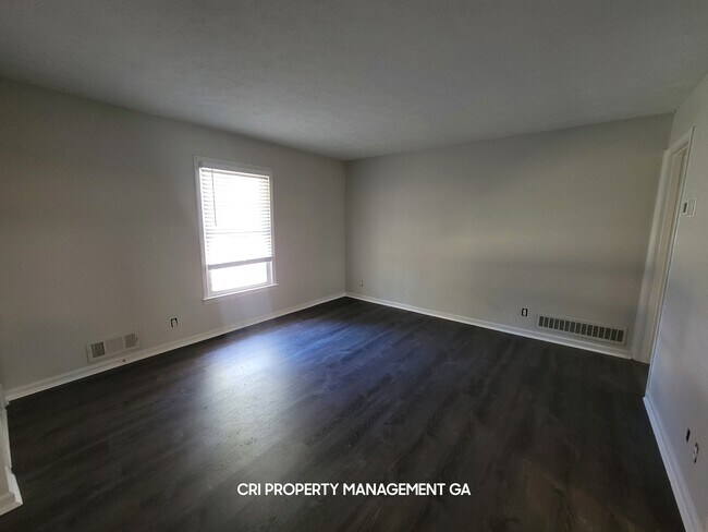 Foto del edificio - 5566 Rock Garden Ct NW