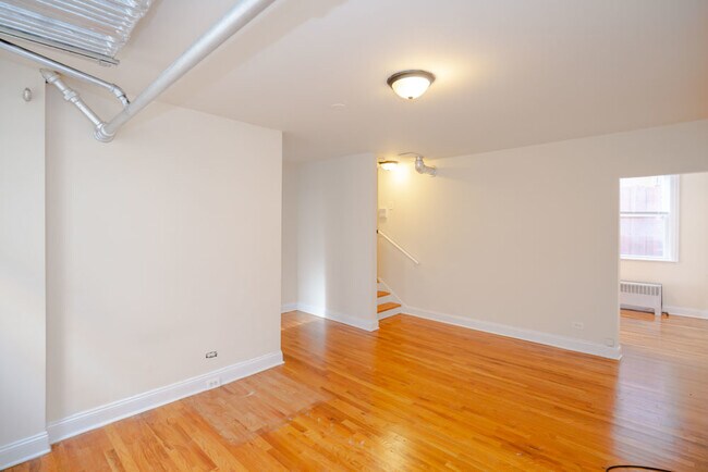 Foto del edificio - 5425 W Montrose Ave
