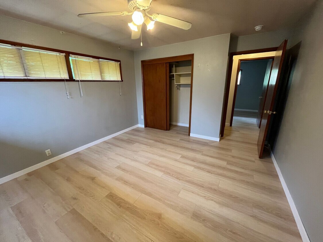 Foto del edificio - 16202 Larch Way