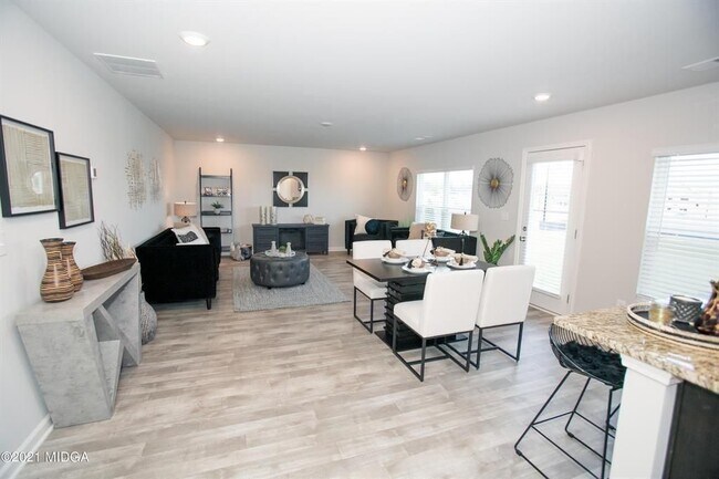 Foto del edificio - 178 Goodall Woods Dr