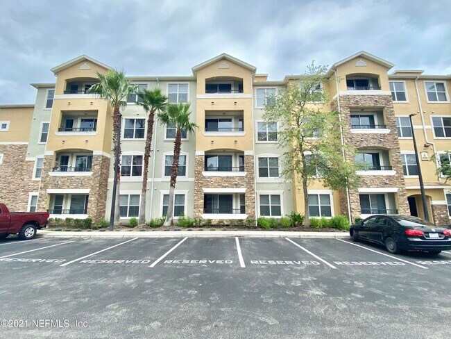 Foto del edificio - 8539 Gate Pkwy W