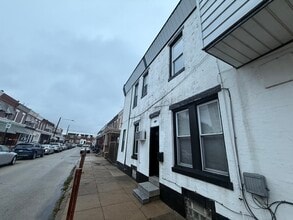 Building Photo - 4441 Richmond St