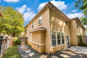 Building Photo - 510 Kingscote Ct