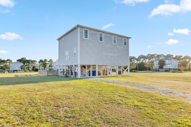 Foto del edificio - Updated coastal townhome- fully furnished!