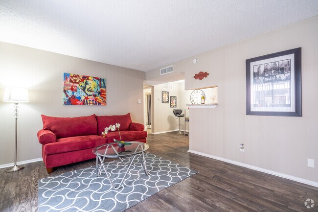 Living Room, 2BR, 2BA - 880SF - Dover Pointe