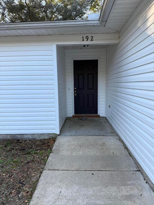 Foto del edificio - 192 Mary Ln