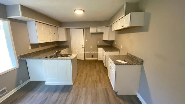 Foto del edificio - 7700 E 108 Terrace