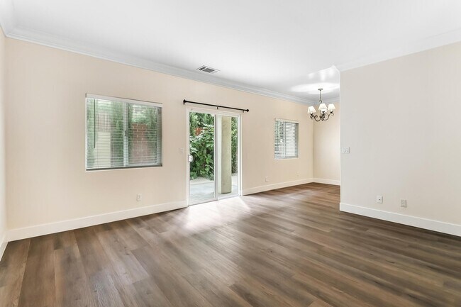 Building Photo - 13766 Cordary Ave