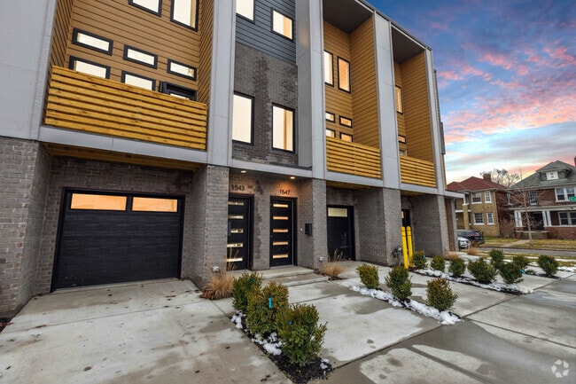 Building Photo - 1547 Pallister St
