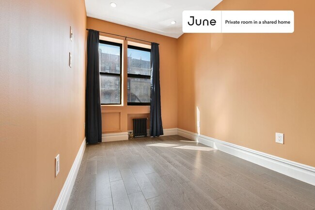 Foto del edificio - Private bedroom in 3 bed/2 bath Home