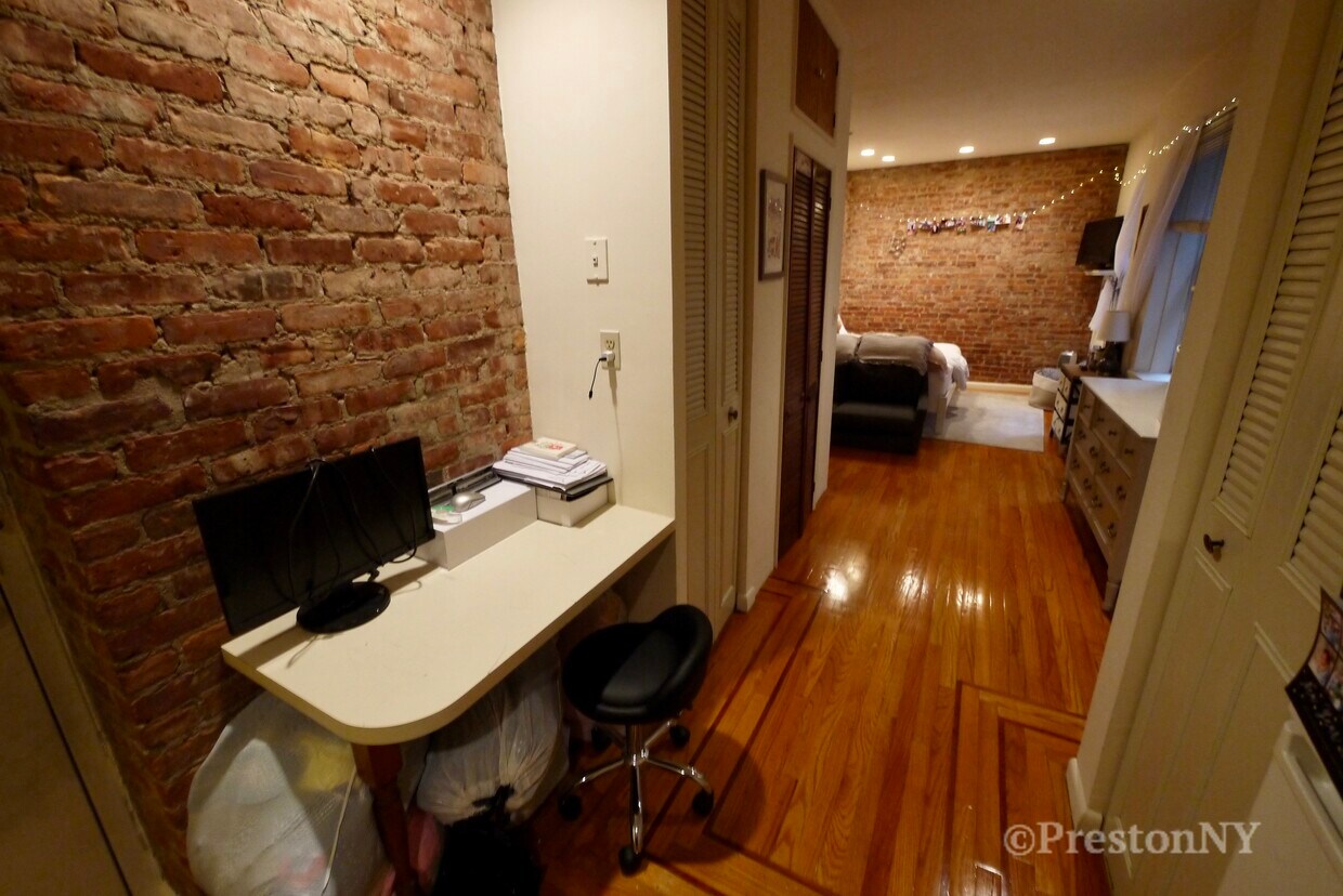 Primary Photo - 207 E 29th St