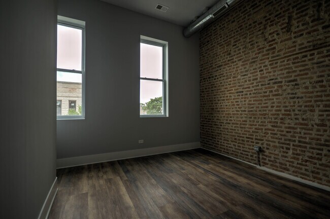 Foto del edificio - 1758 W Cermak Rd