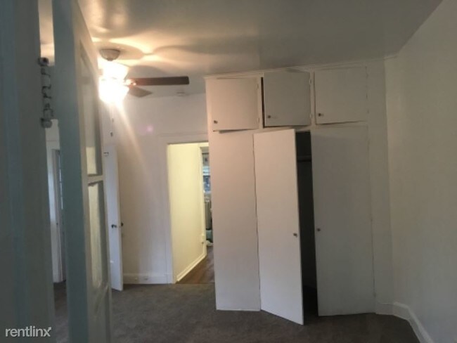 Building Photo - 401 S 38th Ave