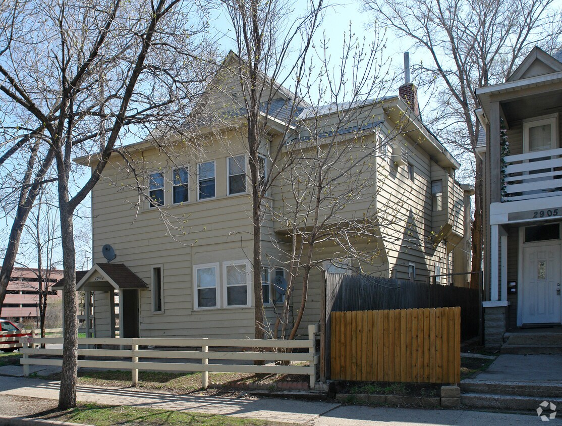 Building Photo - 2901 3rd Ave S