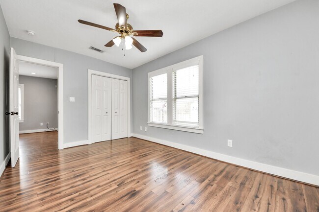 Foto del edificio - 2820 Holman St