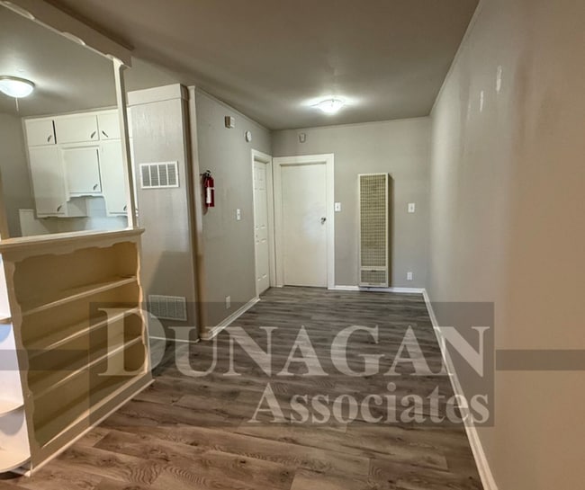 Foto del edificio - 2215 Turner St