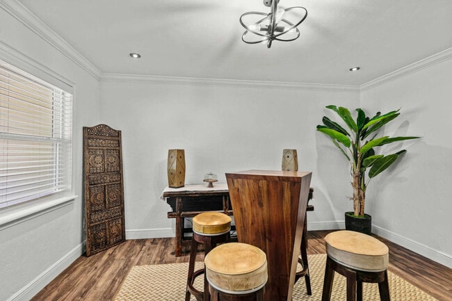 Building Photo - 2821 NW 4th Ln