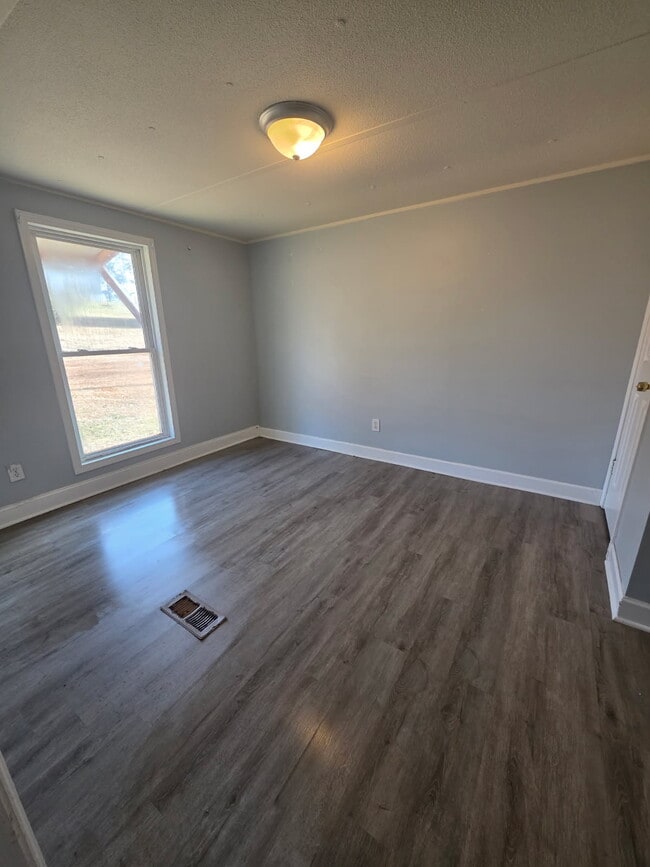 Building Photo - 652 Rices Creek Rd