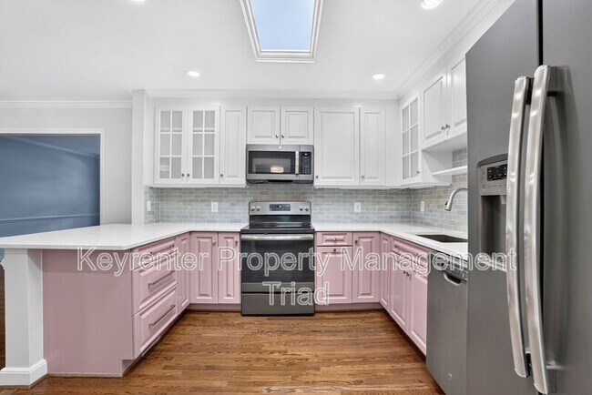 Foto del edificio - 2408 Hawthorne St