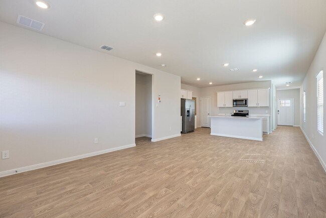 Foto del edificio - Modern Comfort Meets Prime Location in This Stunning San Marcos Home