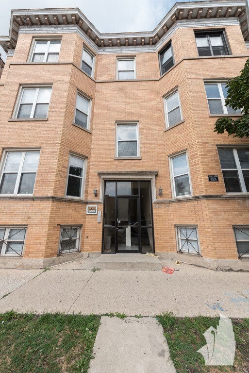 Foto del edificio - 1022 N Damen Ave