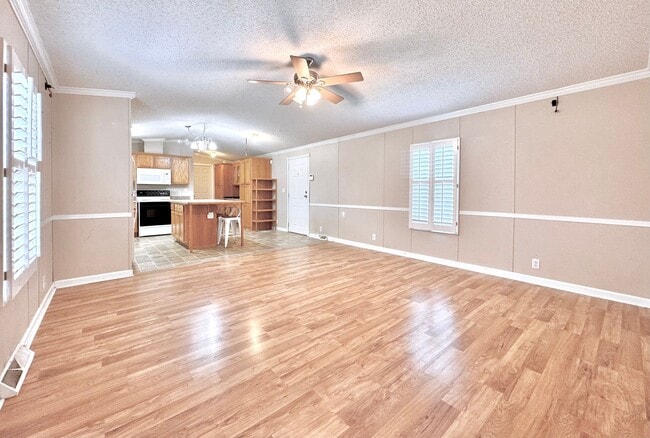 Building Photo - Spacious 3 Bed, 2 Bath Mobile Home in Gonz...