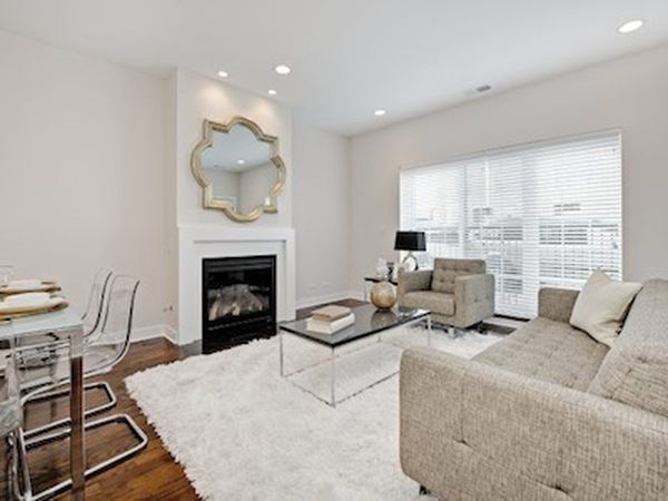 Foto del edificio - 3414 N Milwaukee Ave