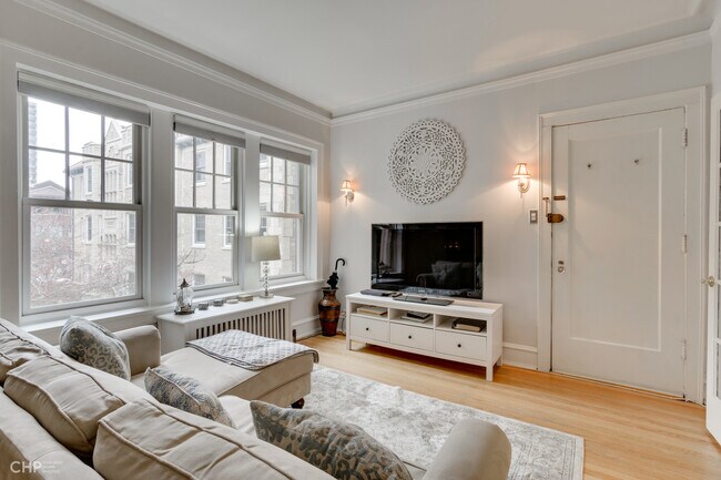 Foto del edificio - 548 W Brompton Ave
