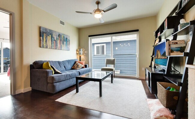 Photo - 2999 Lawrence St Apartment