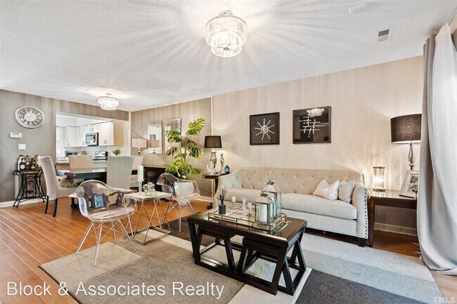 Building Photo - 2 br, 2.5 bath House - 3411 Balfour East