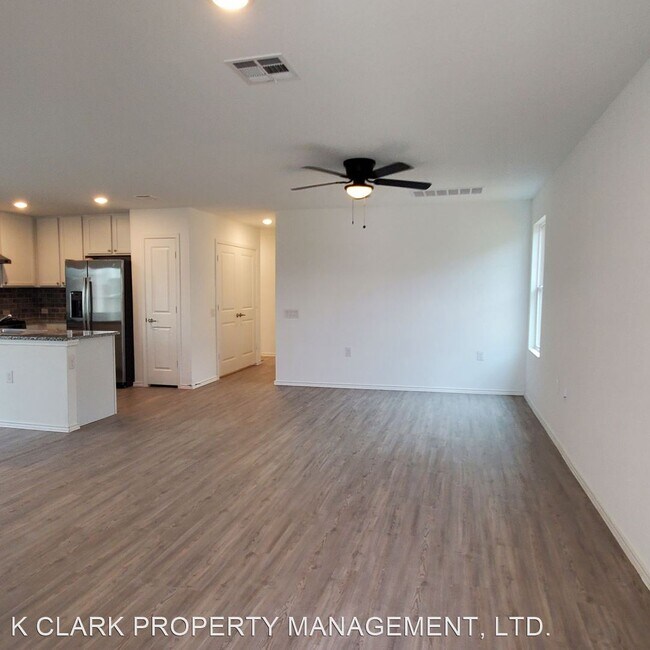Building Photo - 4 br, 2 bath House - 4503 ZOE PASS