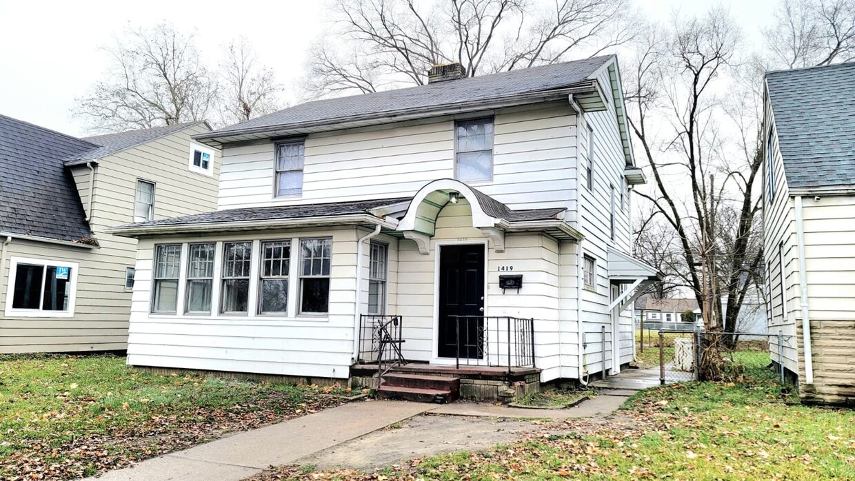 Primary Photo - 1419 O'Brien St - South Bend