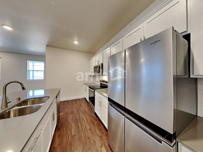 Building Photo - 4726 87th Avenue NE