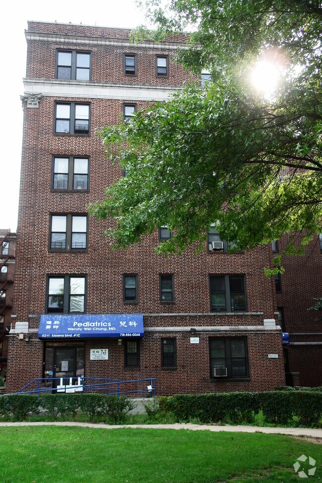 Building Photo - 4211 Kissena Blvd