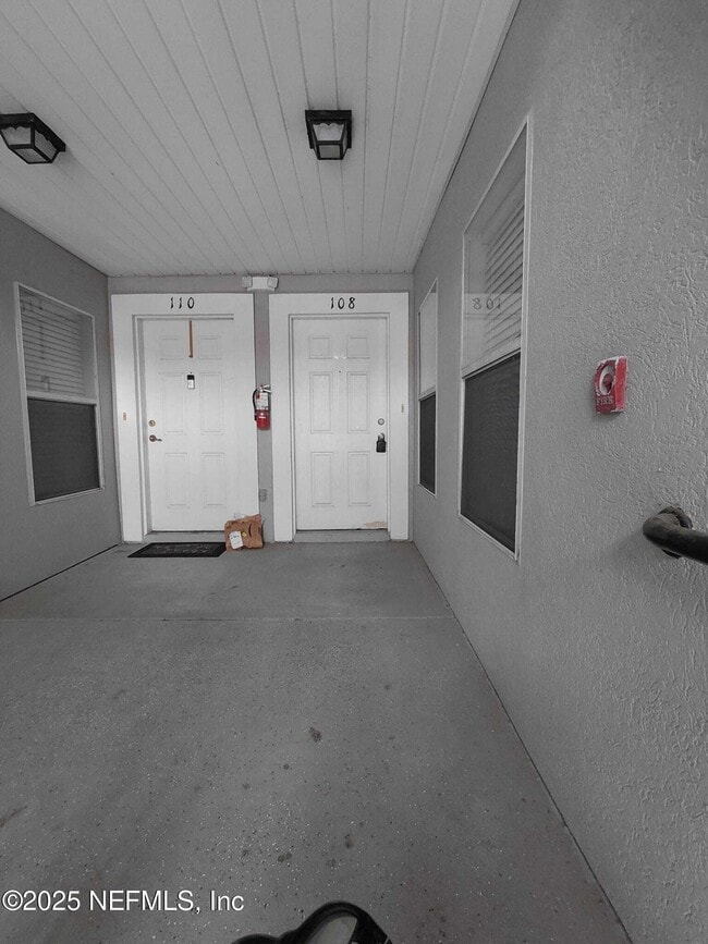 Building Photo - 7053 Snowy Canyon Dr