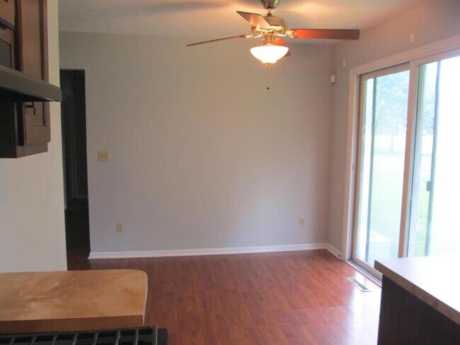 Building Photo - 3 bedroom in Portage MI 49024