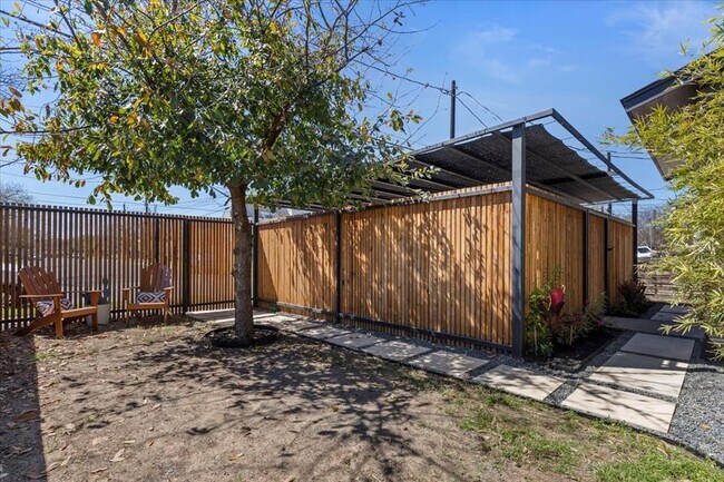 Foto del edificio - 3014 Neal St